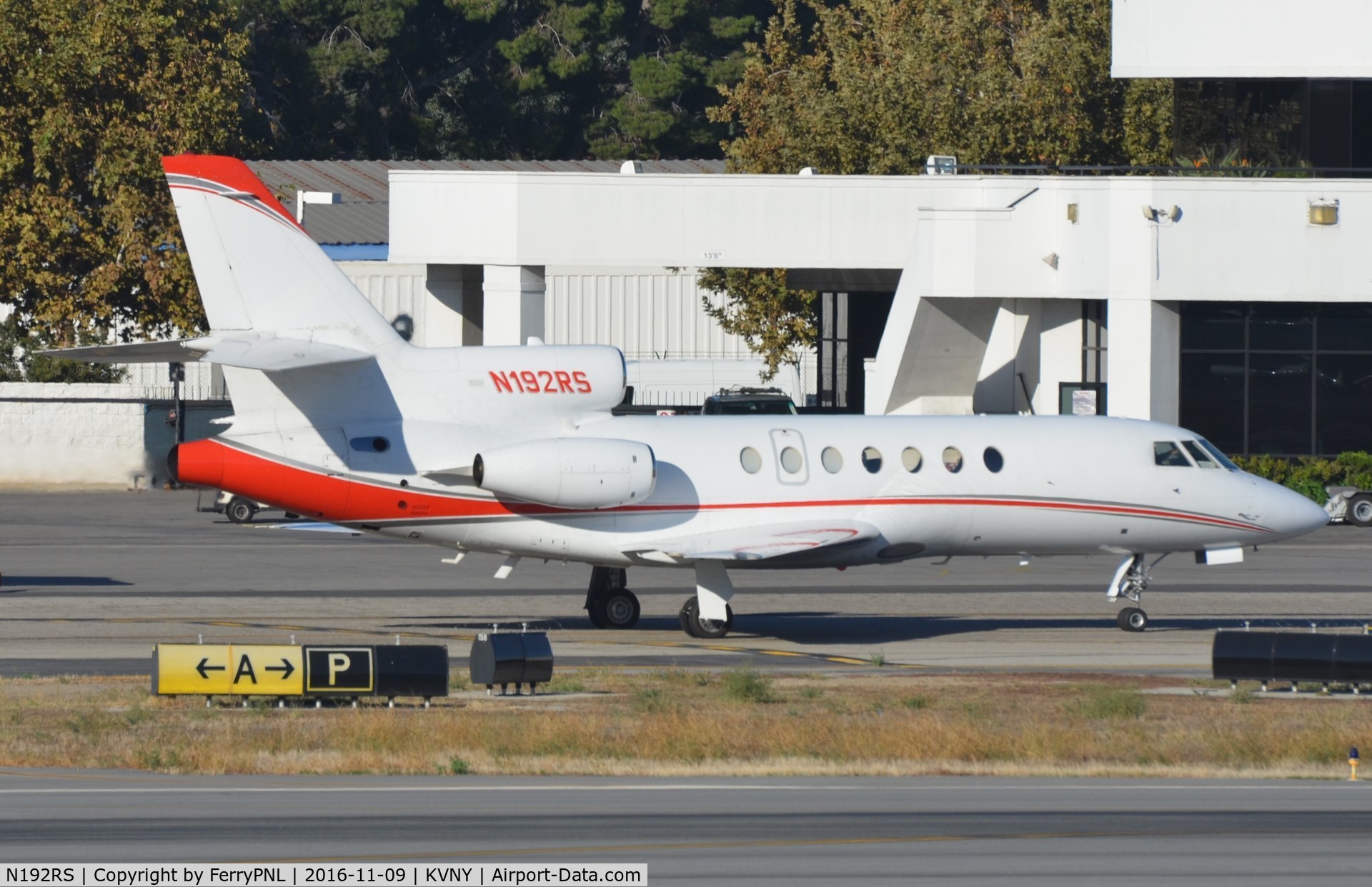 N192RS, 1990 Dassault Falcon 50 C/N 207, Falcon 50 taxying for departure.