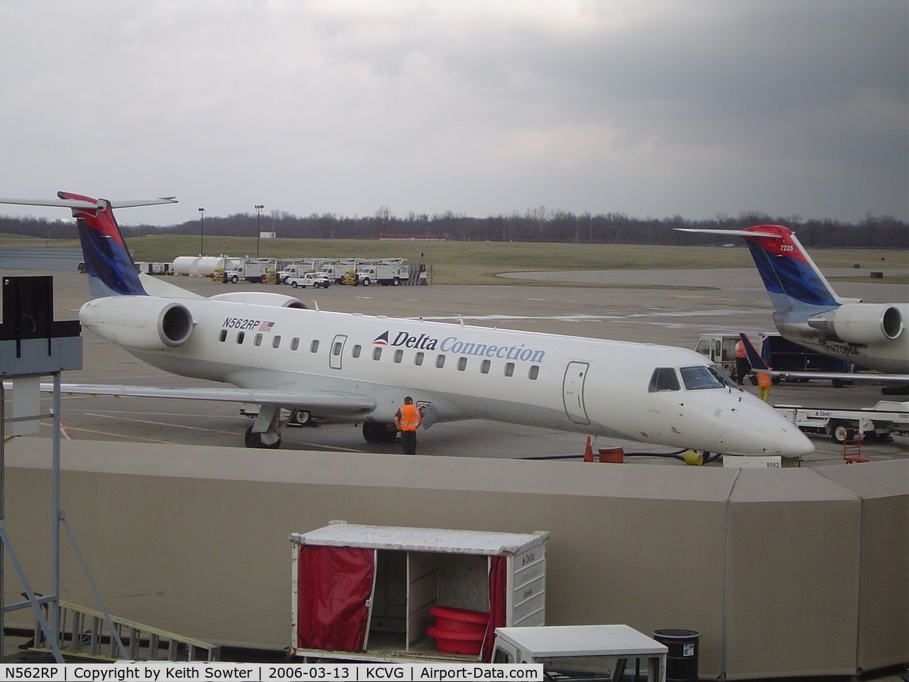 N562RP, 2002 Embraer ERJ-145LR (EMB-145LR) C/N 145451, On stand