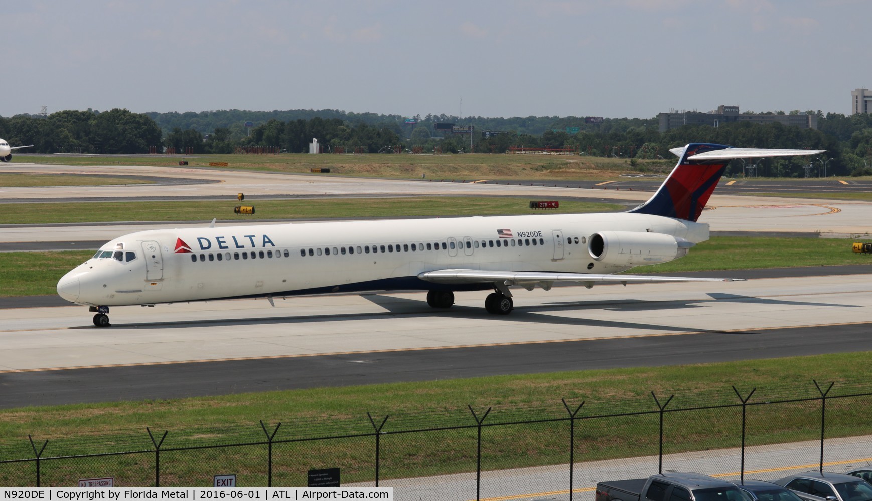 N920DE, 1993 McDonnell Douglas MD-88 C/N 53423, Delta