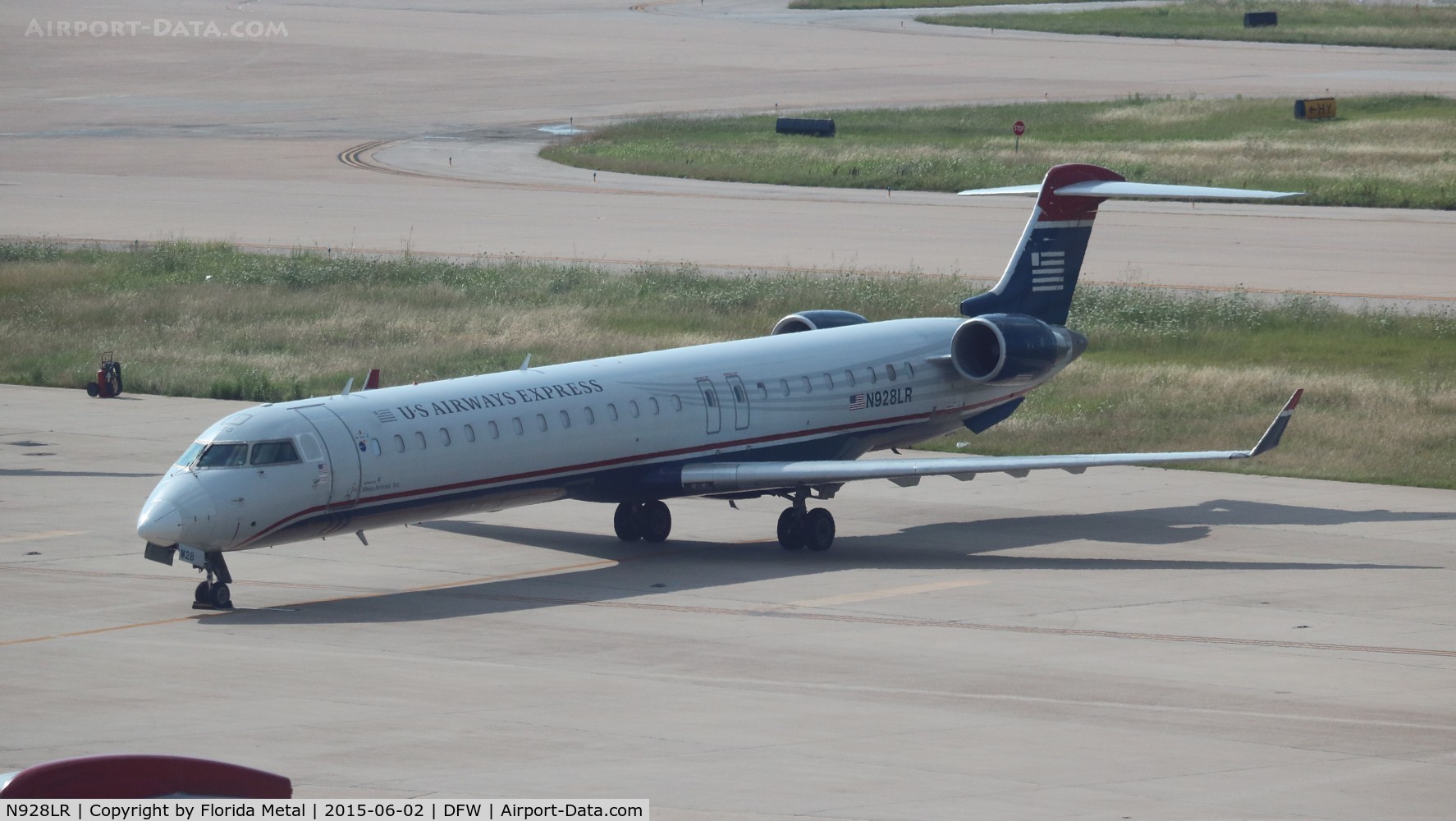N928LR, 2005 Bombardier CRJ-900ER (CL-600-2D24) C/N 15028, US Airways Express