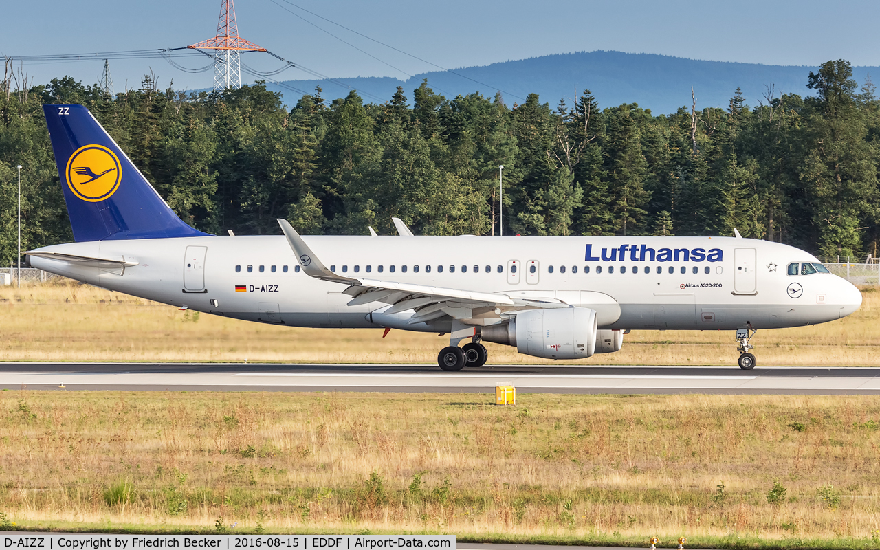 D-AIZZ, 2013 Airbus A320-214 C/N 5831, decelerating after touchdown on runway 07L