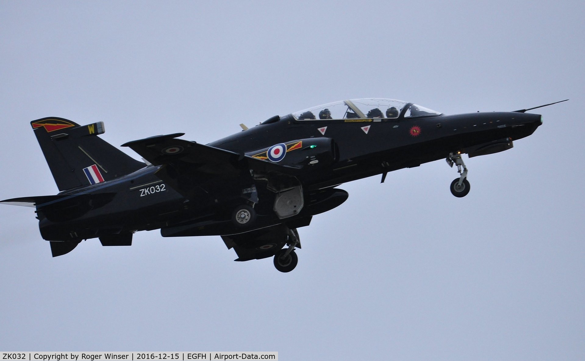 ZK032, 2009 British Aerospace Hawk T2 C/N RT023/1261, RAF Hawk T.2 aircraft coded W of 4(R) Squadron over Runway 04.