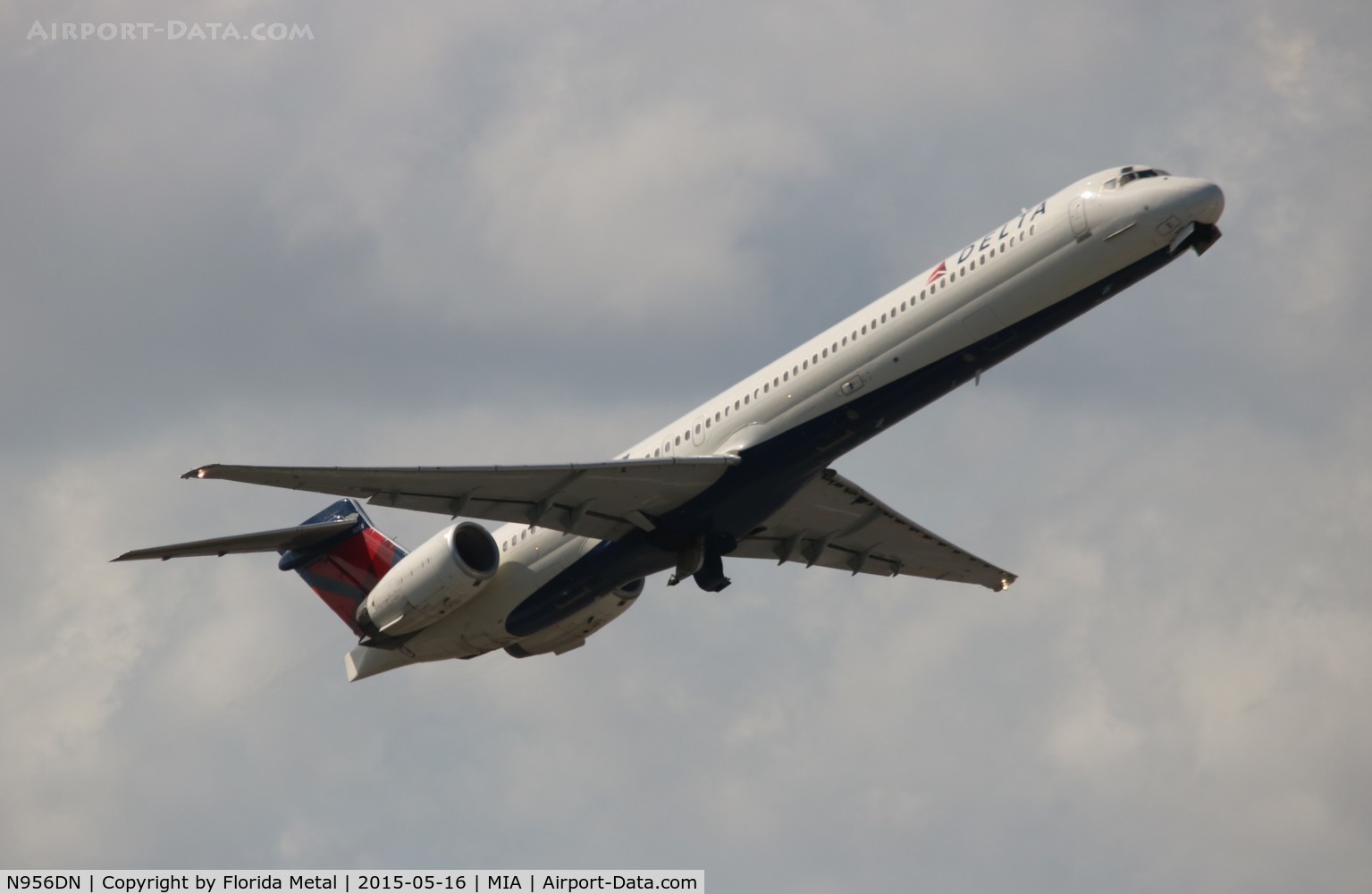 N956DN, McDonnell Douglas MD-90-30 C/N 53526, Delta