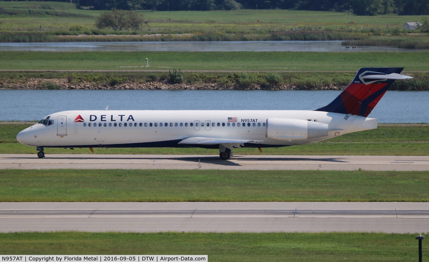 N957AT, 2000 Boeing 717-200 C/N 55019, Delta