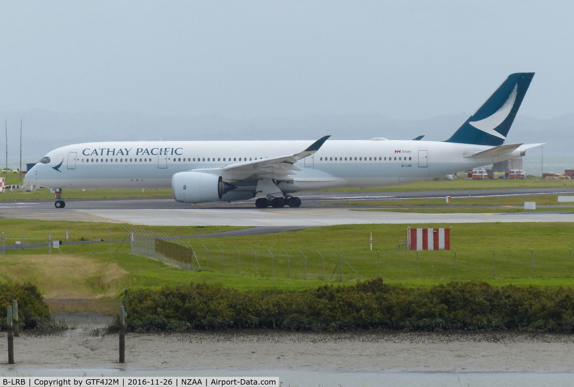B-LRB, 2016 Airbus A350-941 C/N 032, B-LRB  Cathay Pacific  at Auckland 26.11.16