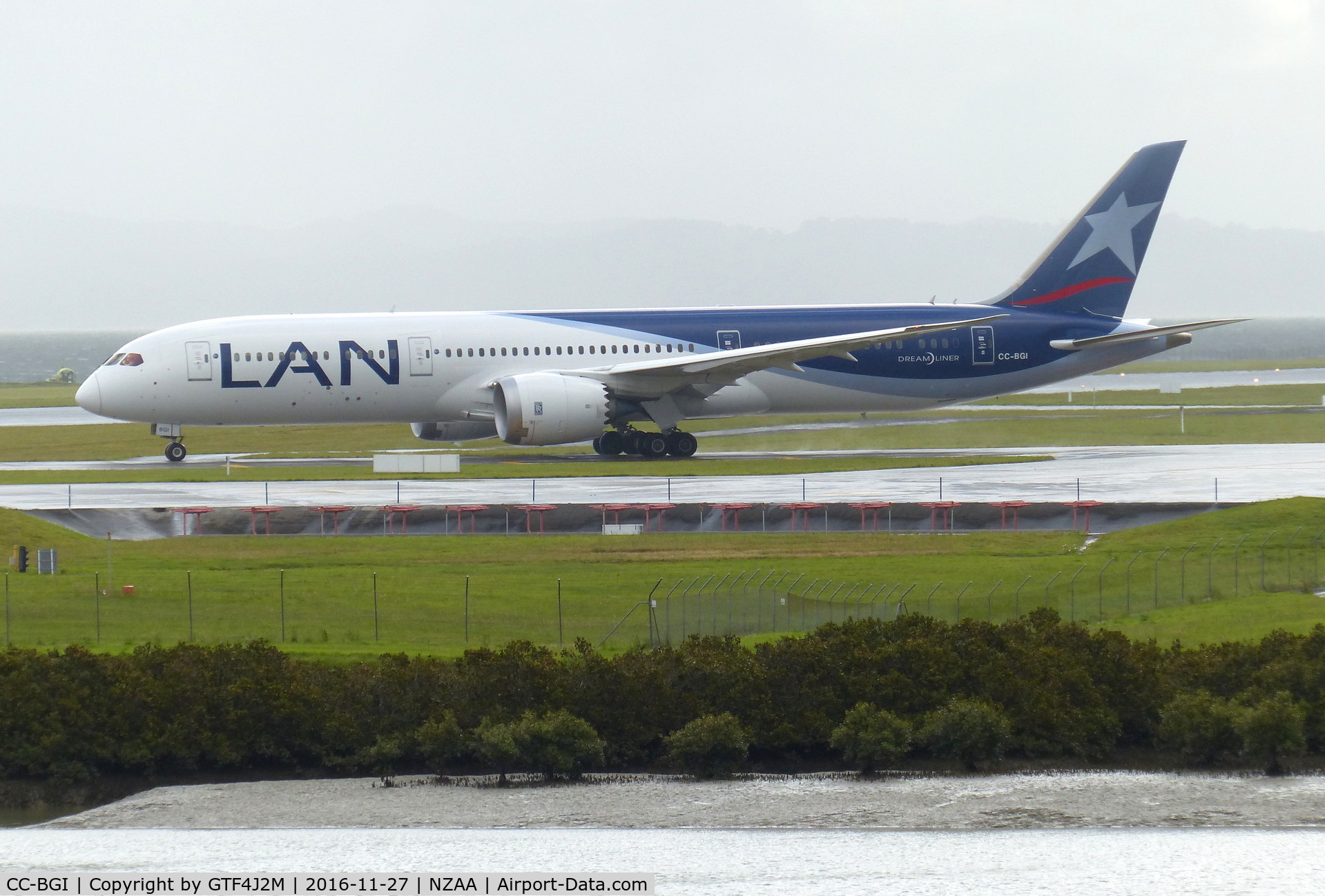 CC-BGI, 2016 Boeing 787-9 Dreamliner Dreamliner C/N 38764, CC-BGI  LATAM Chile at Auckland 27.11.16