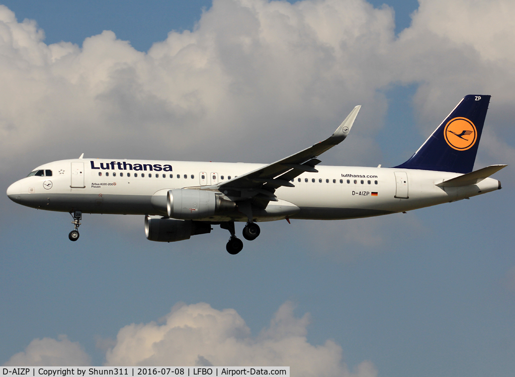 D-AIZP, 2013 Airbus A320-214 C/N 5487, Landing rwy 32L