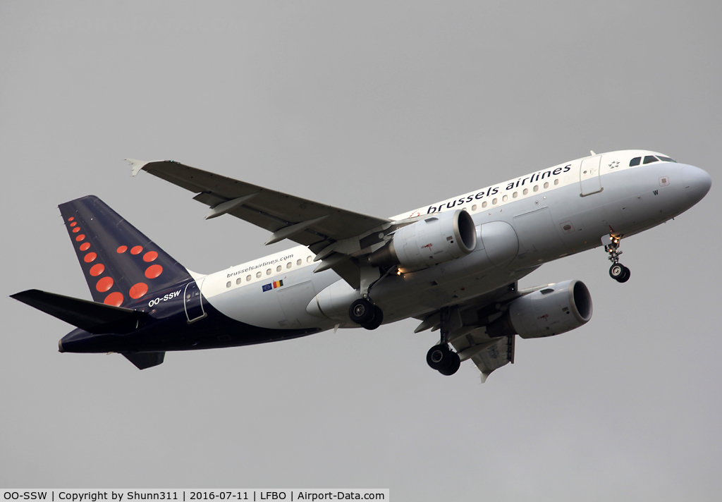 OO-SSW, 2007 Airbus A319-111 C/N 3255, Taking off from rwy 32L