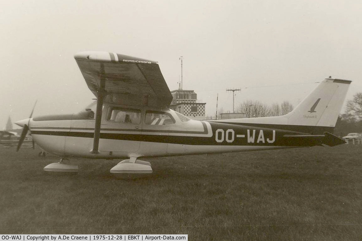 OO-WAJ, 1974 Reims F172M Skyhawk Skyhawk C/N 1196, Skyhawk II at Wevelgem.