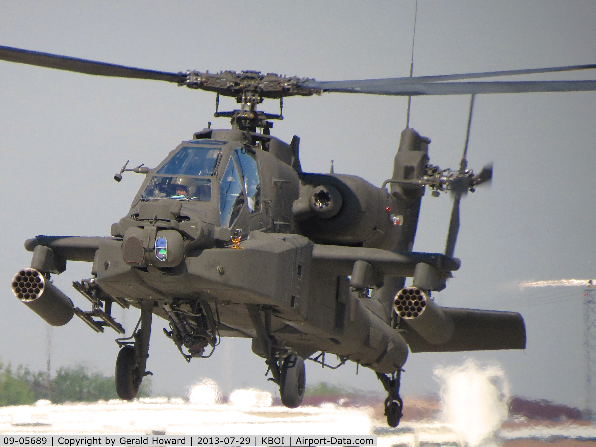 09-05689, 2009 Boeing AH-64D Longbow Apache C/N PVD689, Departing to the East.