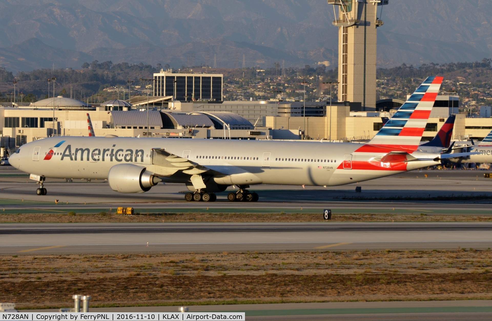 N728AN, 2014 Boeing 777-323/ER C/N 31553, American B773 arrived.