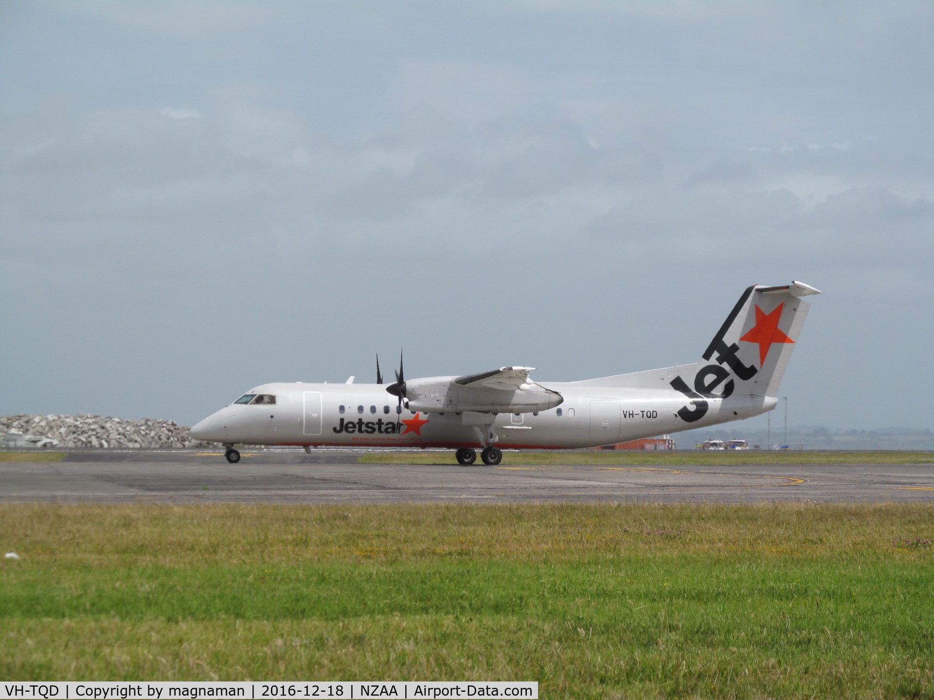 VH-TQD, 2004 De Havilland Canada DHC-8-315 Dash 8 C/N 598, based in NZ