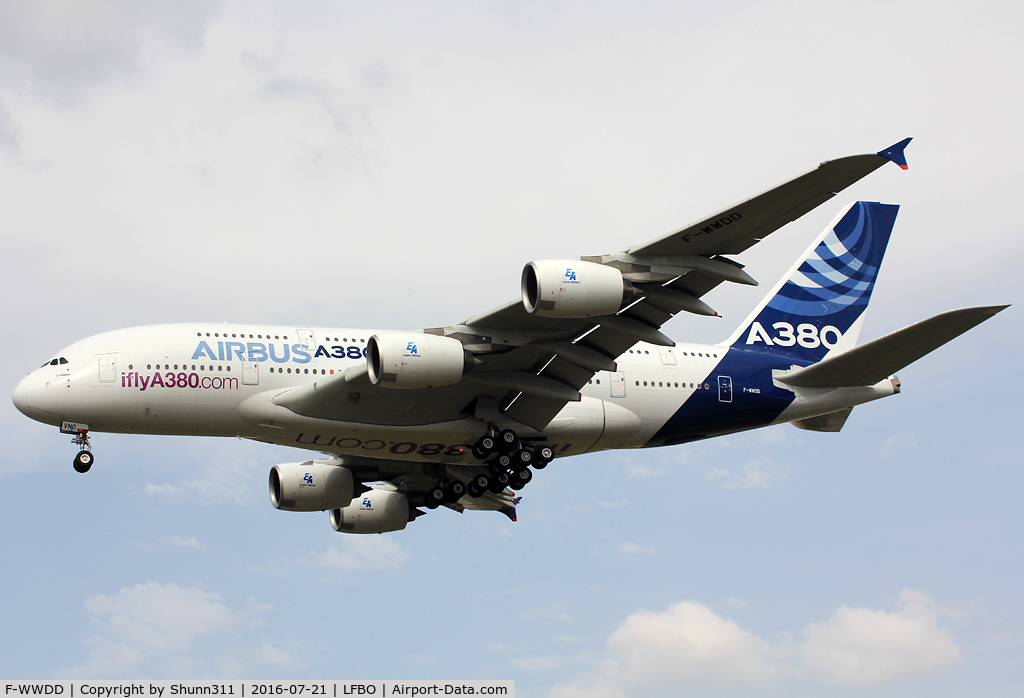 F-WWDD, 2005 Airbus A380-861 C/N 004, C/n 0004 - additional 'iflyA380.com' titles on the left side