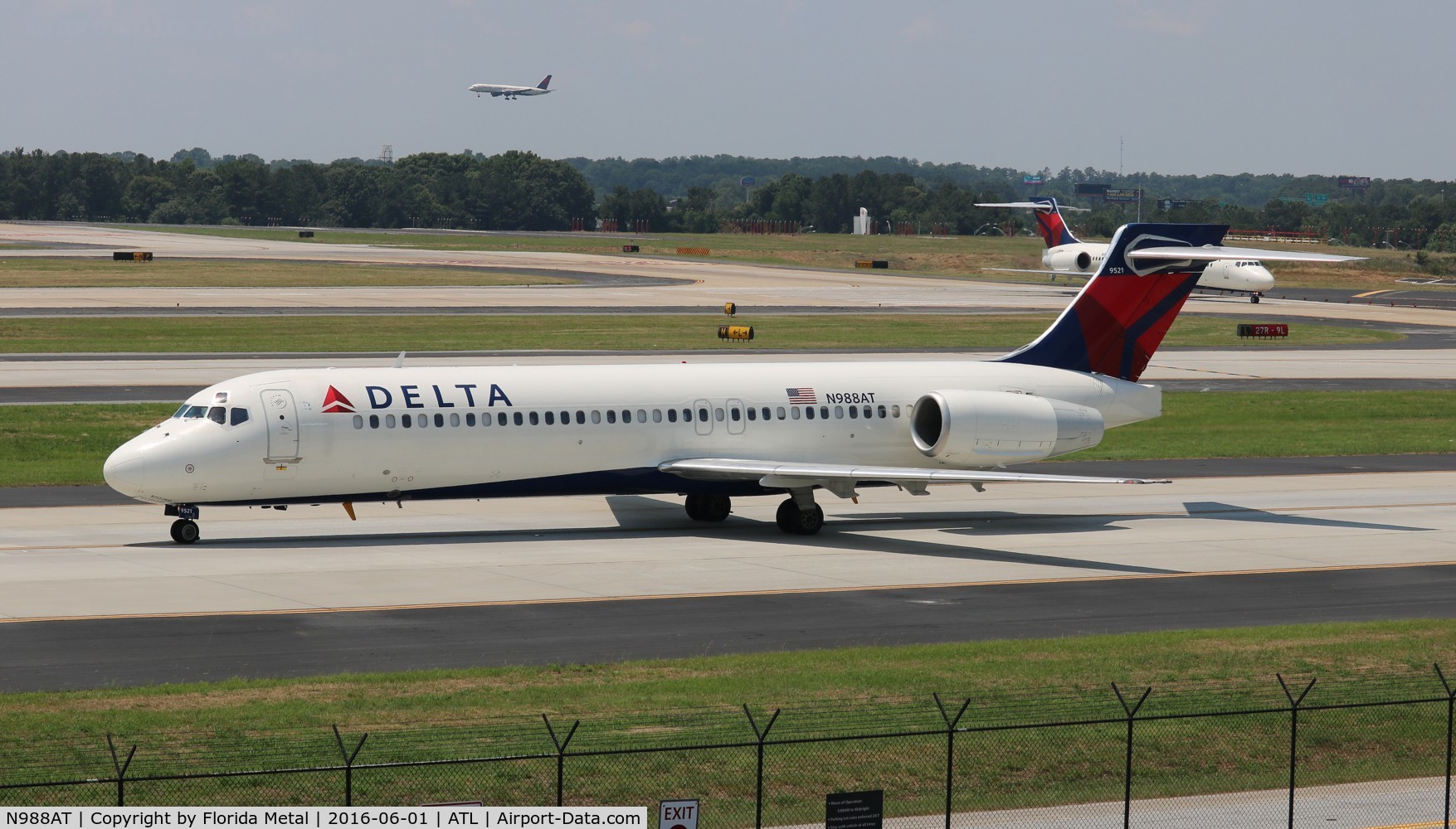 N988AT, 2001 Boeing 717-200 C/N 55068, Delta