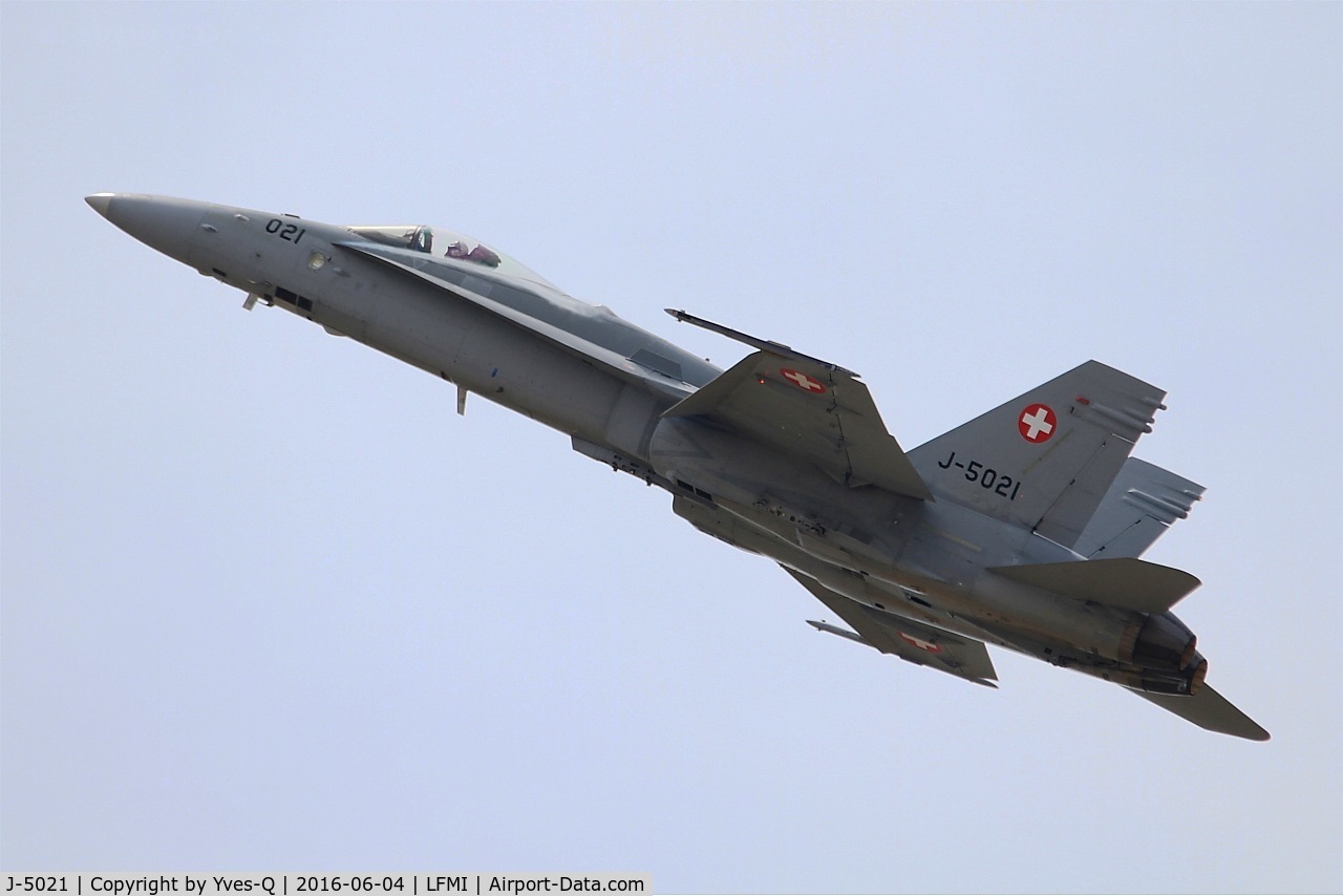 J-5021, McDonnell Douglas F/A-18C Hornet C/N 1370/SFC021, McDonnell Douglas FA-18C Hornet, On display, Istres-Le Tubé Air Base 125 (LFMI-QIE) open day 2016