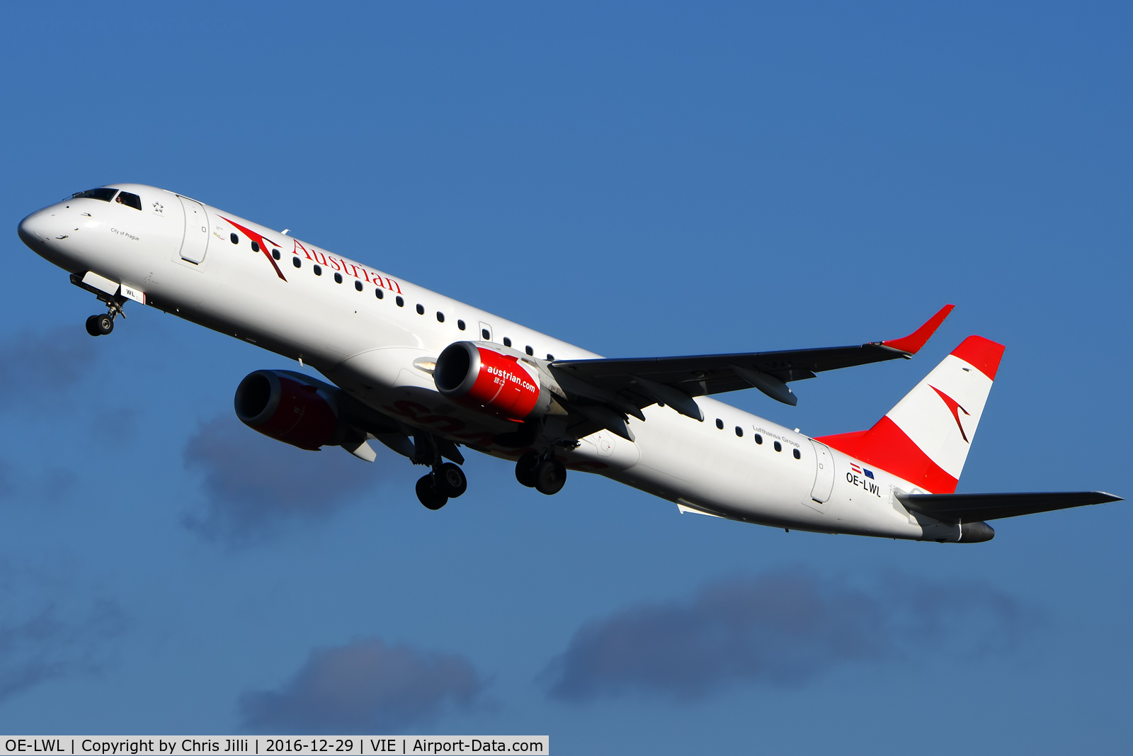 OE-LWL, 2012 Embraer 195LR (ERJ-190-200LR) C/N 19000532, Austrian Airlines