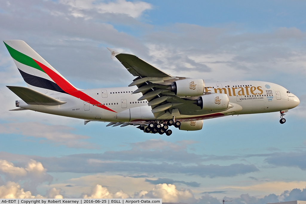 A6-EDT, 2011 Airbus A380-861 C/N 090, Arriving 27R