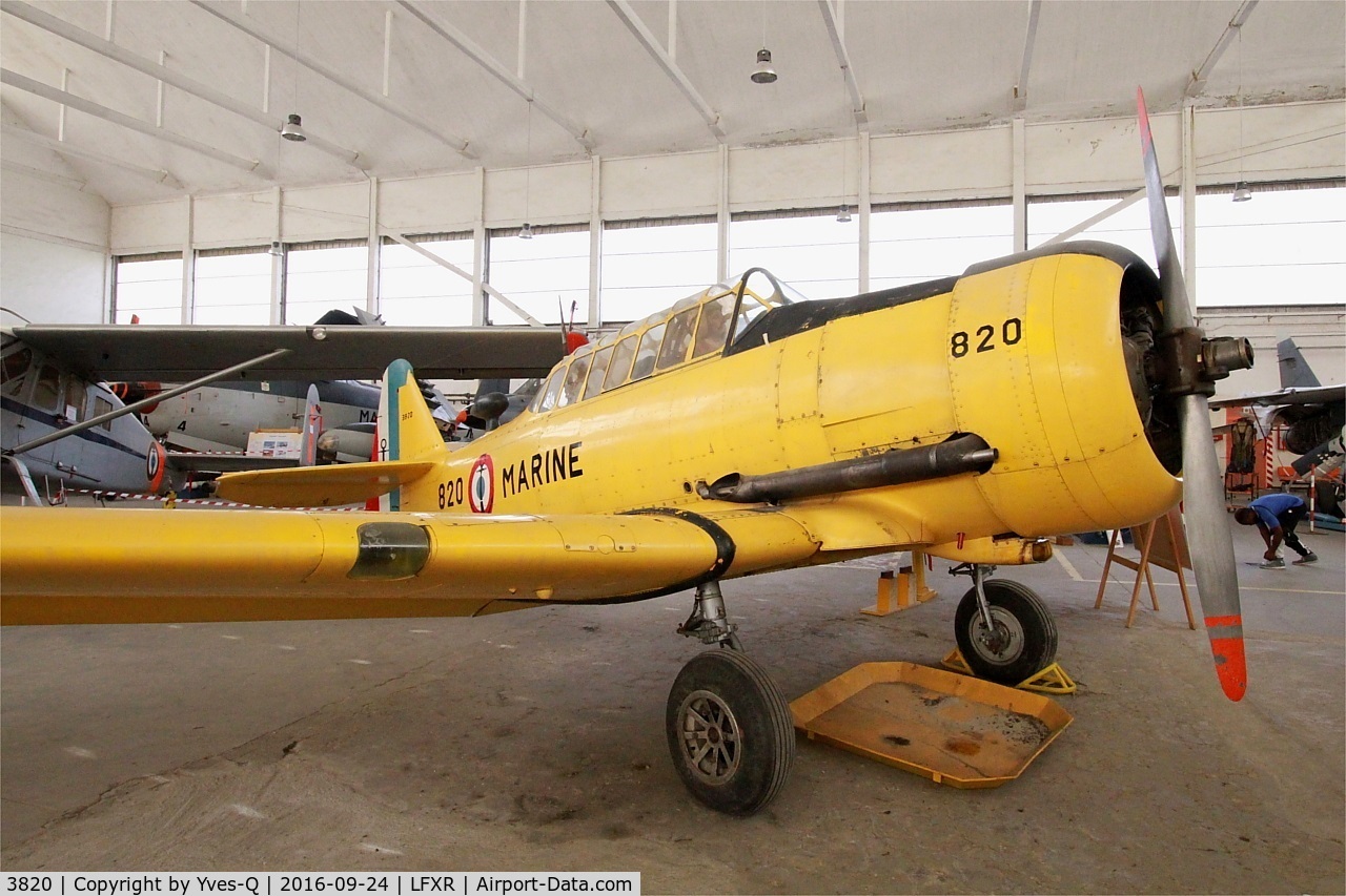 3820, 1943 North American T-6 Harvard II C/N 81-4087, North American T-6 Harvard II, Preserved at Naval Aviation Museum, Rochefort-Soubise airport (LFXR)