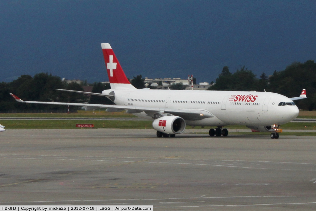 HB-JHJ, 2010 Airbus A330-343X C/N 1188, Taxiing