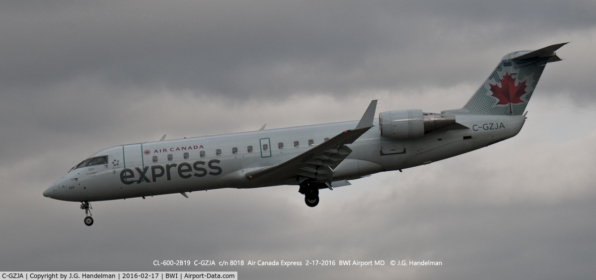 C-GZJA, 2005 Bombardier CRJ-200ER (CL-600-2B19) C/N 8018, On final.