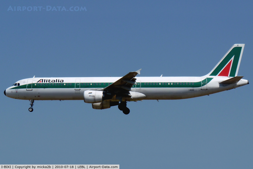 I-BIXI, 1994 Airbus A321-112 C/N 494, Landing