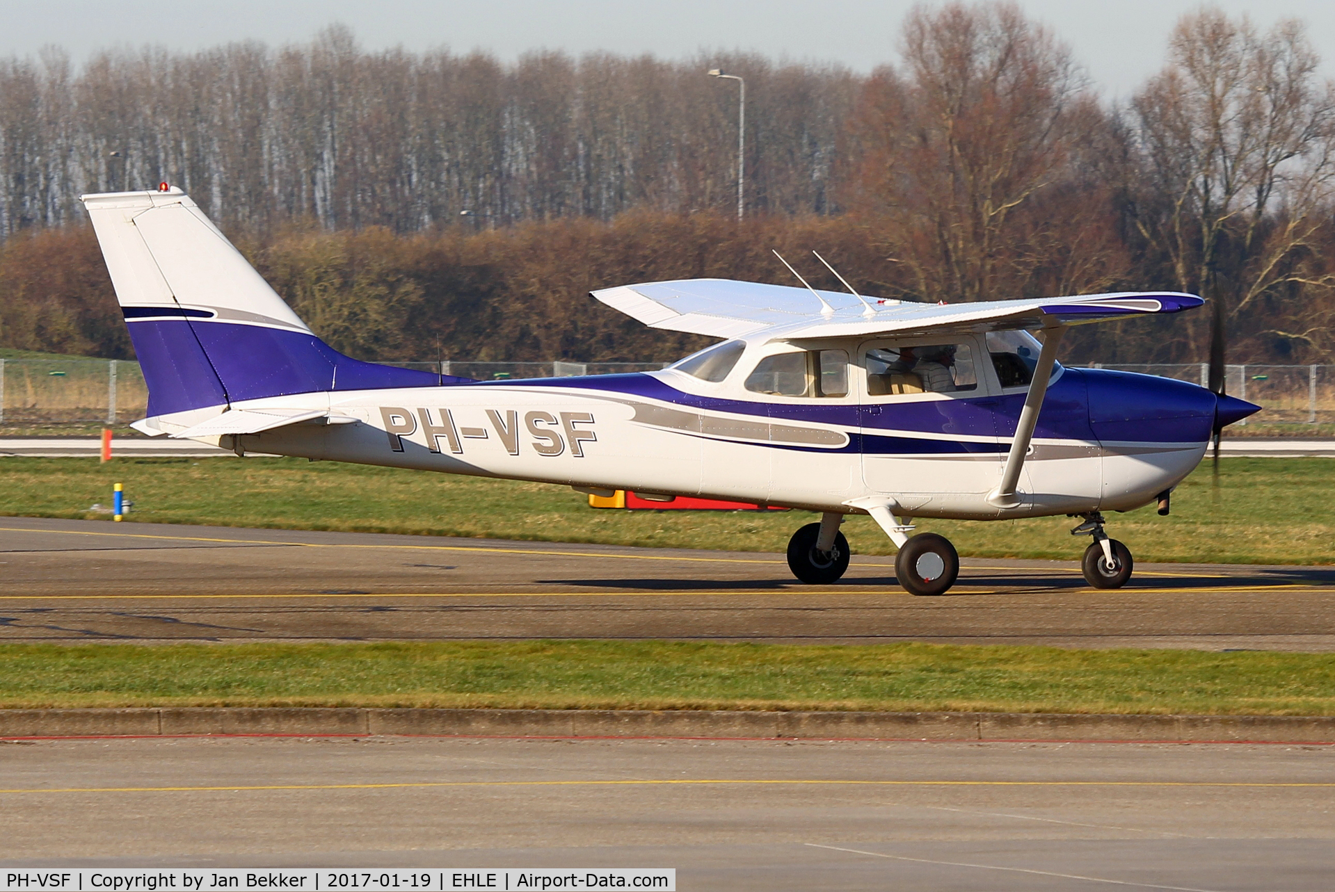 PH-VSF, 1972 Reims F172L Skyhawk C/N 0877, Lelystad Airport