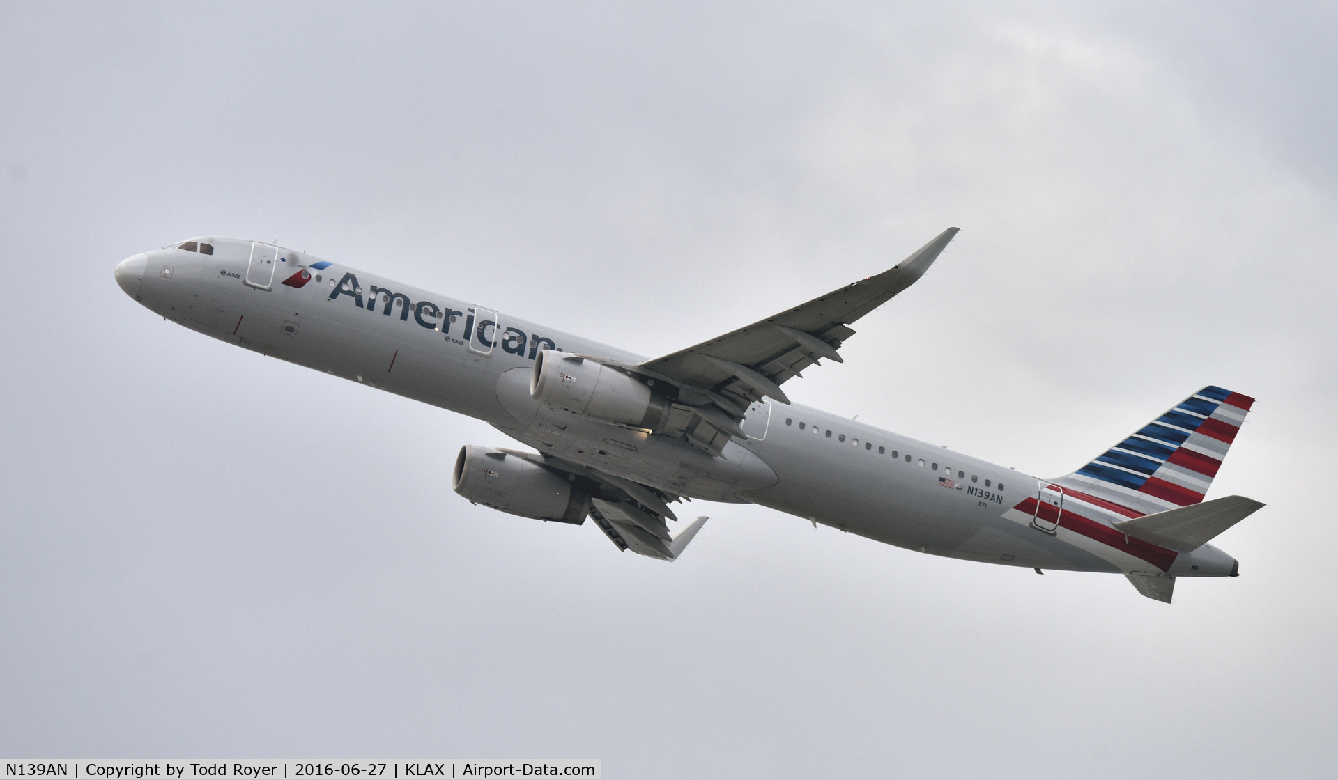 N139AN, 2015 Airbus A321-231 C/N 6687, Departing LAX