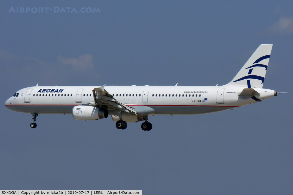SX-DGA, 2009 Airbus A321-231 C/N 3878, Landing