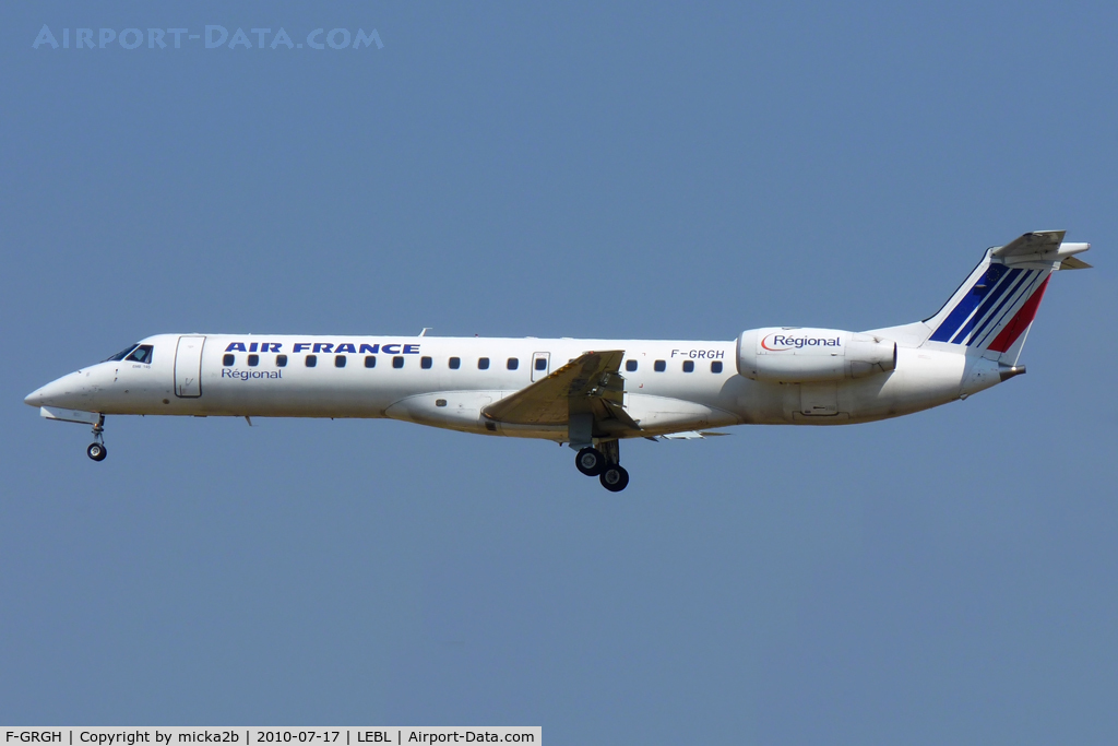 F-GRGH, 1999 Embraer EMB-145EU (ERJ-145EU) C/N 145120, Landing