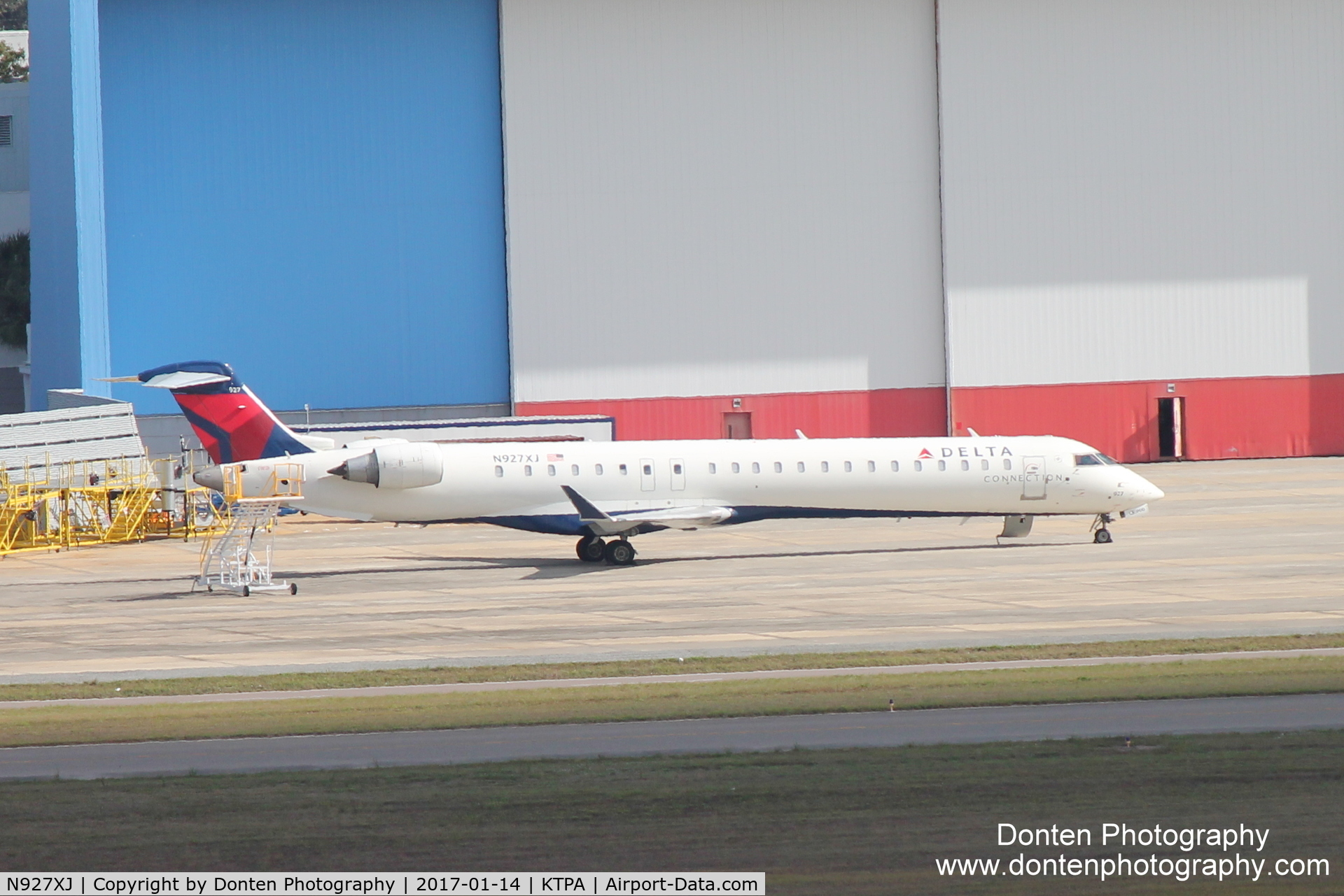 N927XJ, 2008 Bombardier CRJ-900ER (CL-600-2D24) C/N 15188, Endeavor Air CRJ-900 (N927XJ) sits on the PEMCO ramp