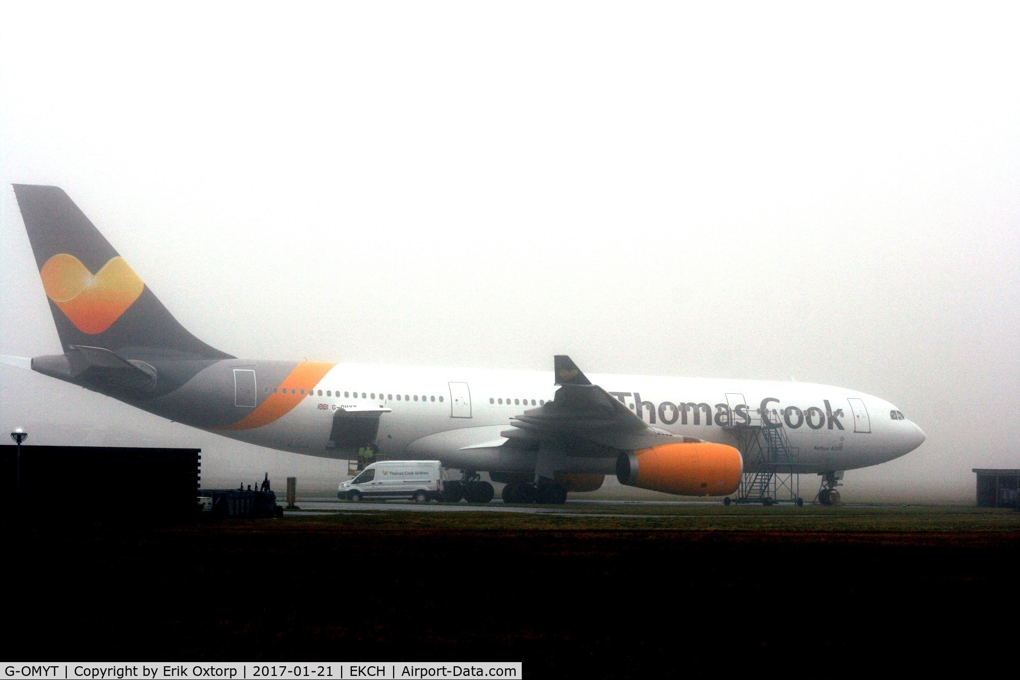 G-OMYT, 1999 Airbus A330-243 C/N 301, G-OMYT in CPH. Operating for Thomas Cook Dcandinavia