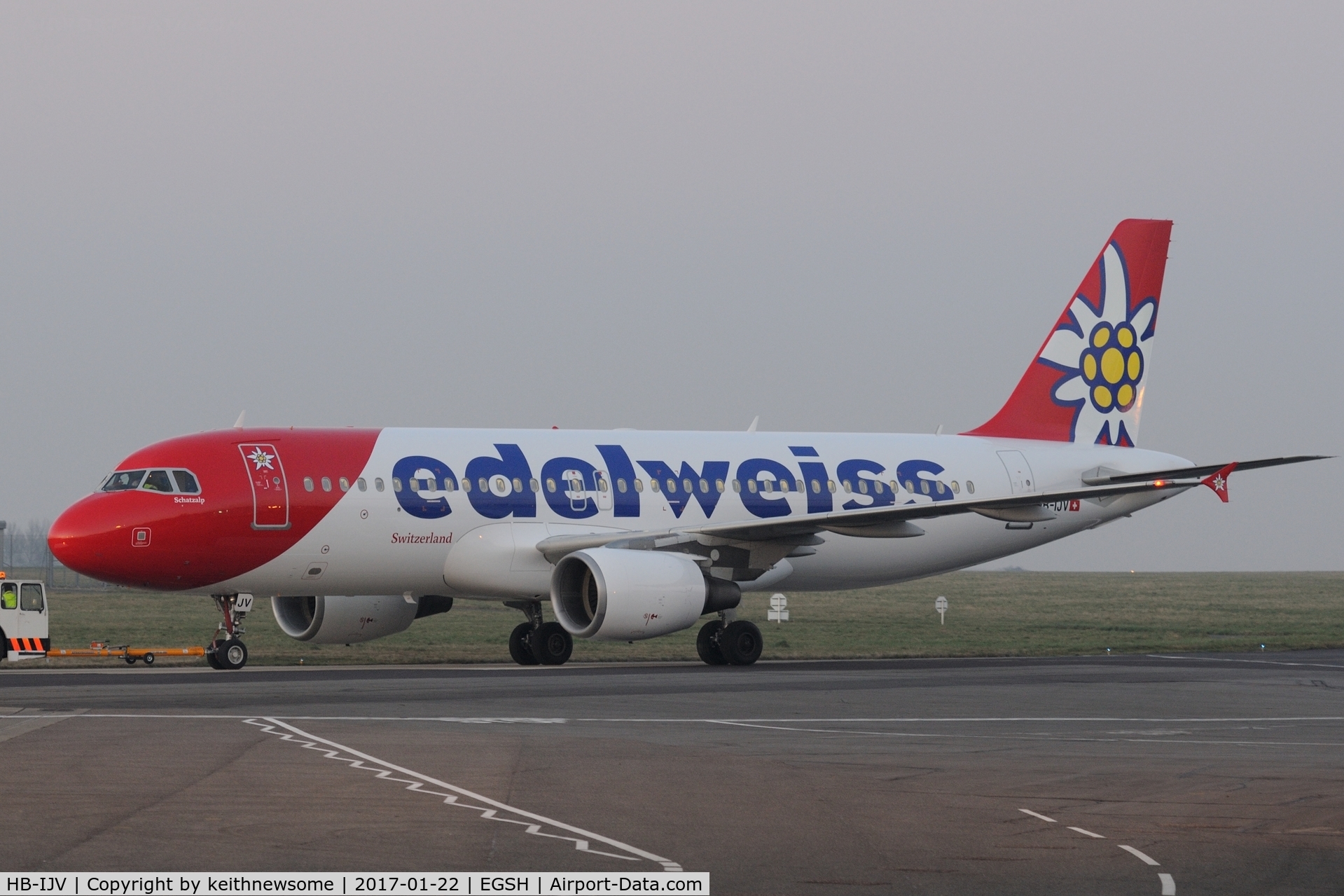 HB-IJV, 2003 Airbus A320-214 C/N 2024, Leaving with revised colour scheme.