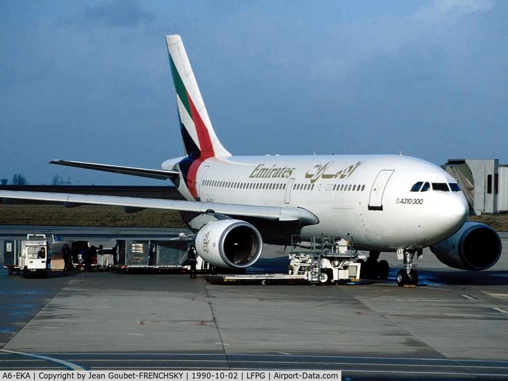 A6-EKA, 1987 Airbus A310-304 C/N 432, Emirates at CDG T1 (stored CHR, b/u 5/07 GWO)
