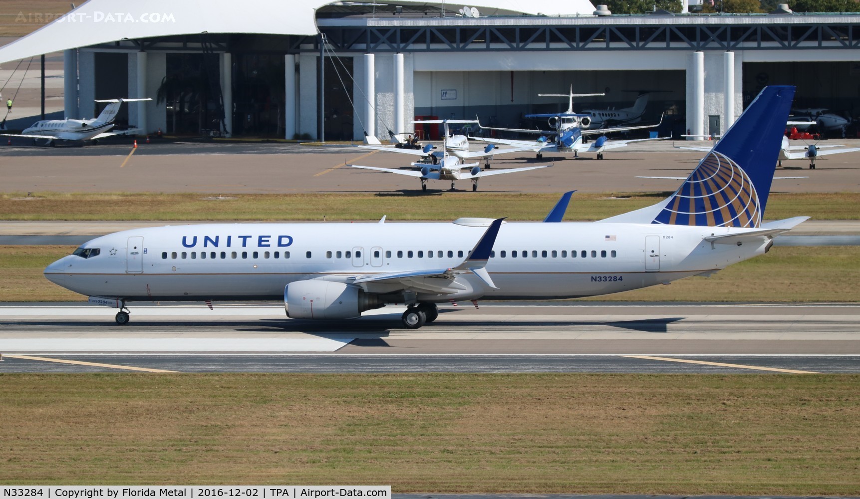 N33284, 2004 Boeing 737-824 C/N 31635, United