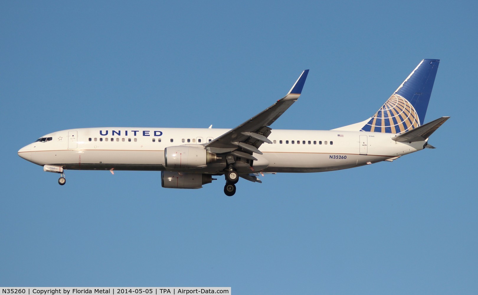 N35260, 2001 Boeing 737-824 C/N 30855, United