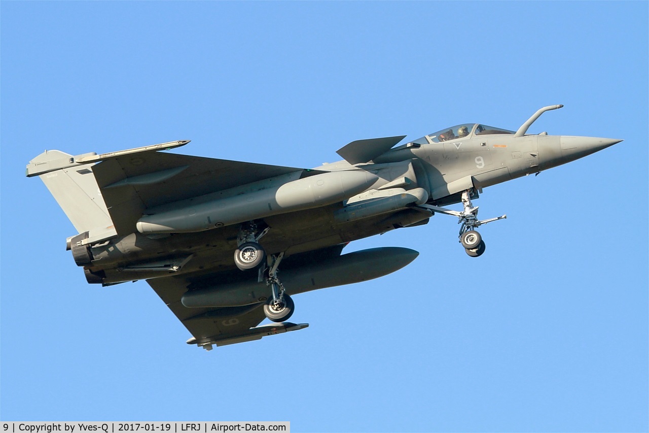 9, Dassault Rafale M C/N 9, Dassault Rafale M, Short approach rwy 08, Landivisiau Naval Air Base (LFRJ)