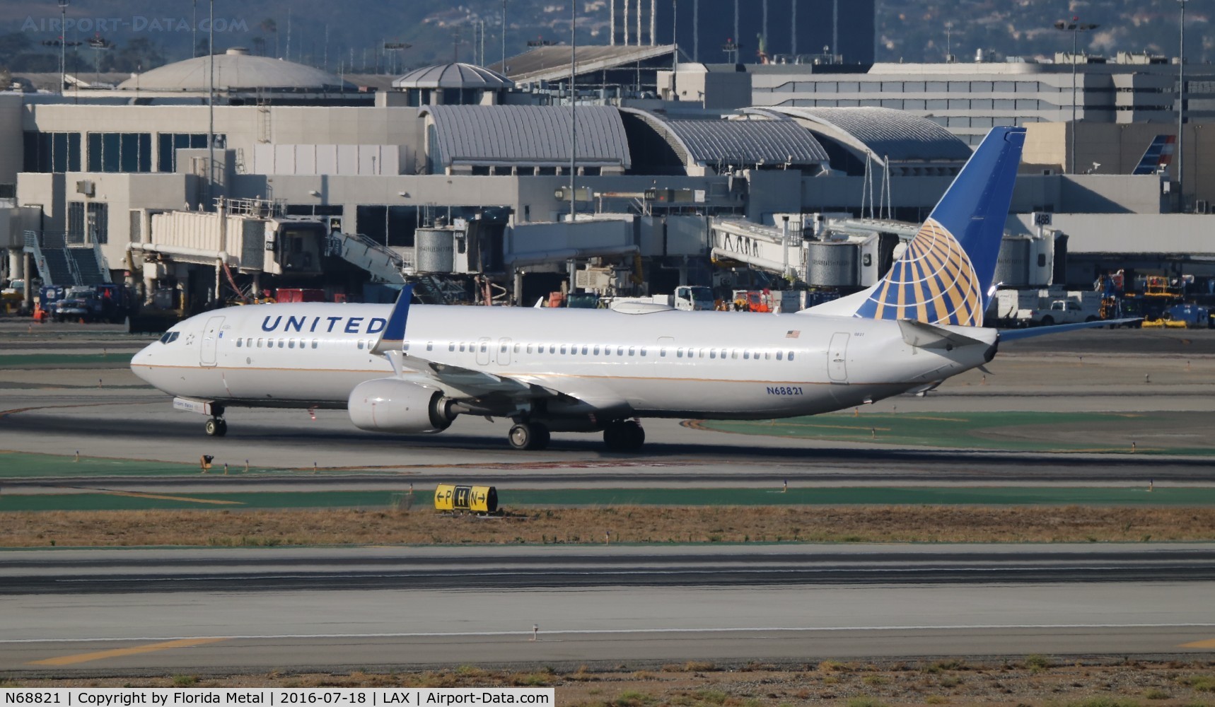 N68821, 2014 Boeing 737-924/ER C/N 43535, United