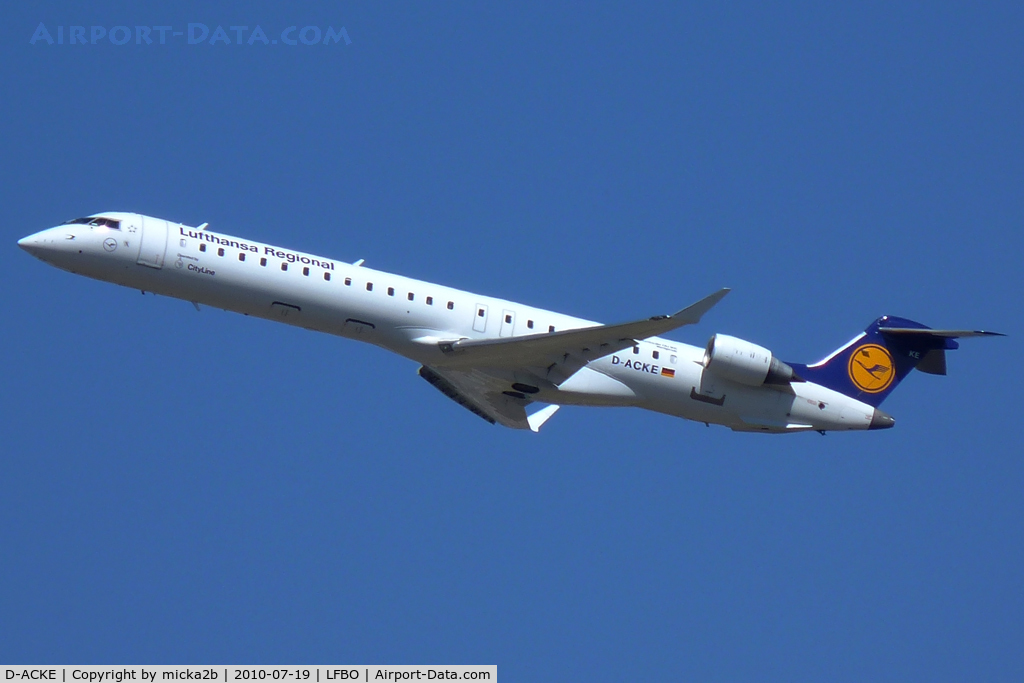D-ACKE, 2006 Bombardier CRJ-900LR (CL-600-2D24) C/N 15081, Take off