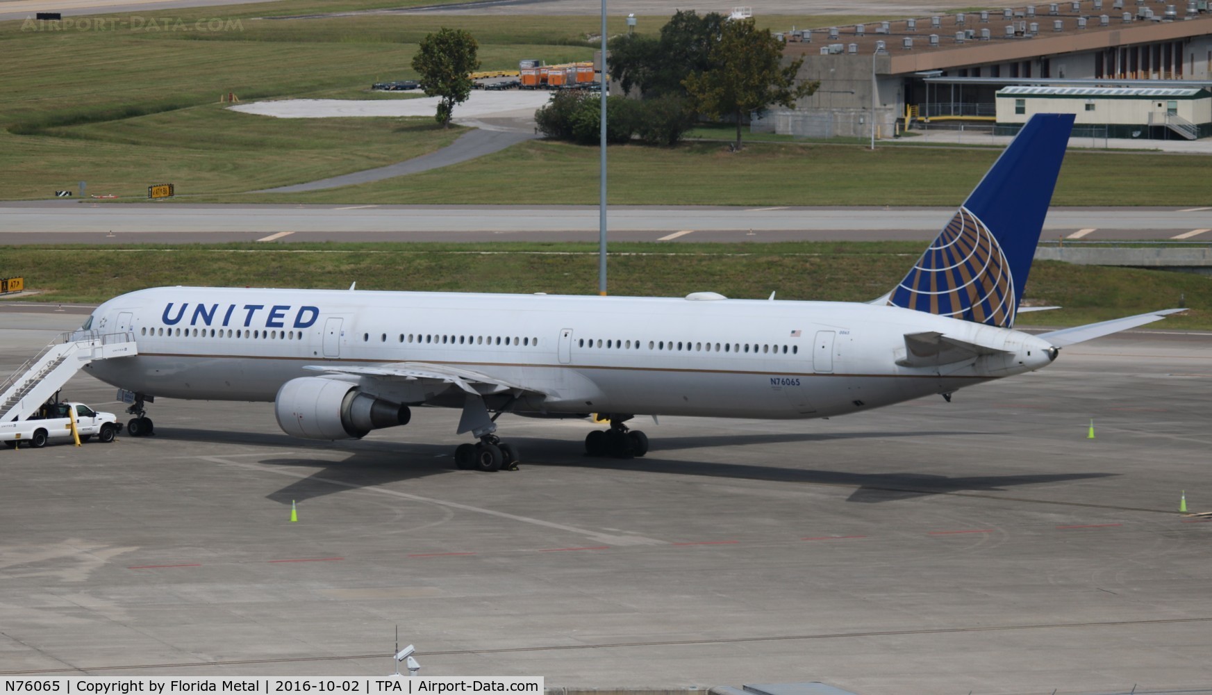 N76065, 2002 Boeing 767-424/ER C/N 29460, United