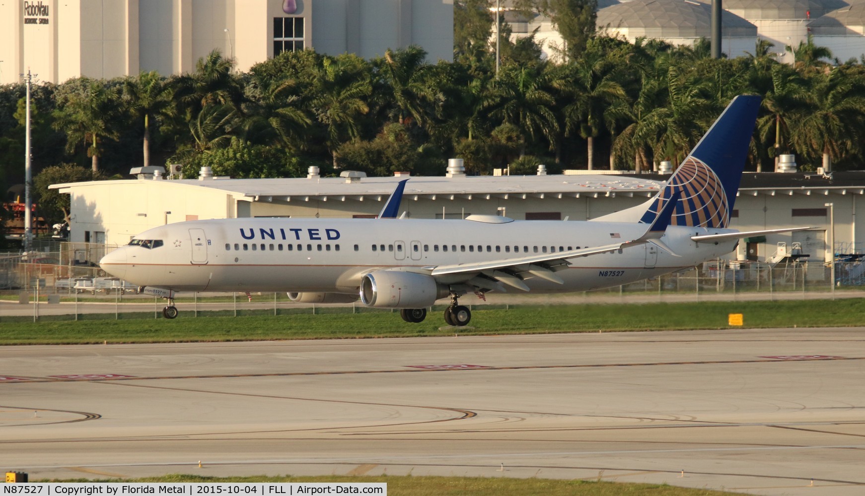 N87527, 2010 Boeing 737-824 C/N 38701, United