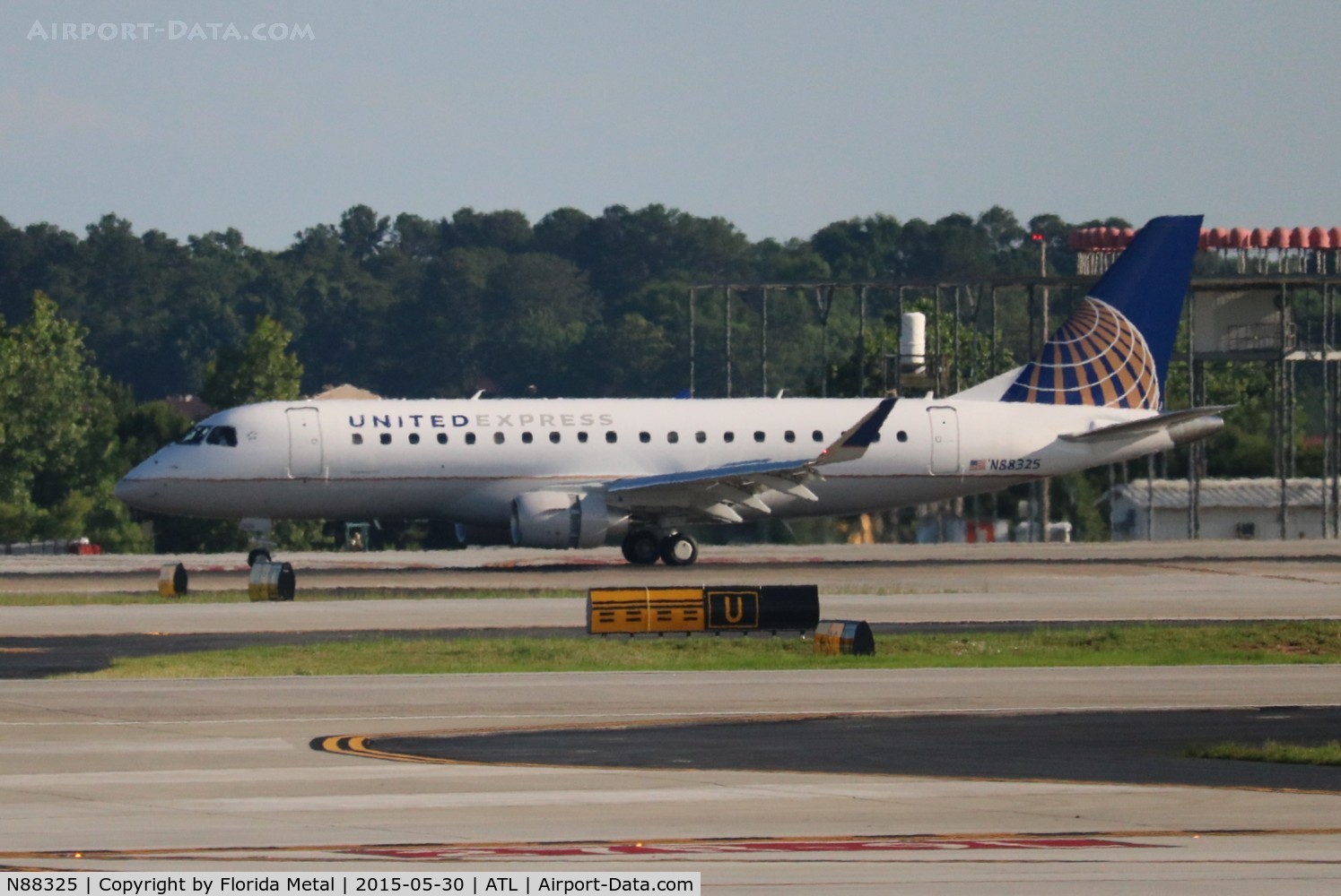 N88325, 2015 Embraer 175LR (ERJ-170-200LR) C/N 17000474, United Express