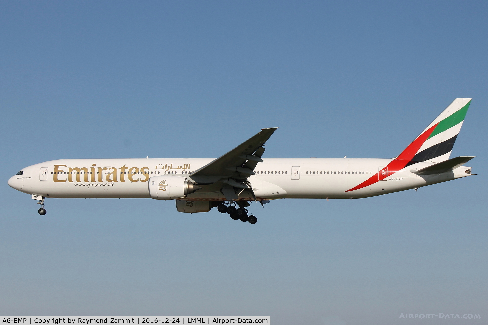 A6-EMP, 2001 Boeing 777-31H C/N 29395, B777 A6-EMP Emirates Airlines