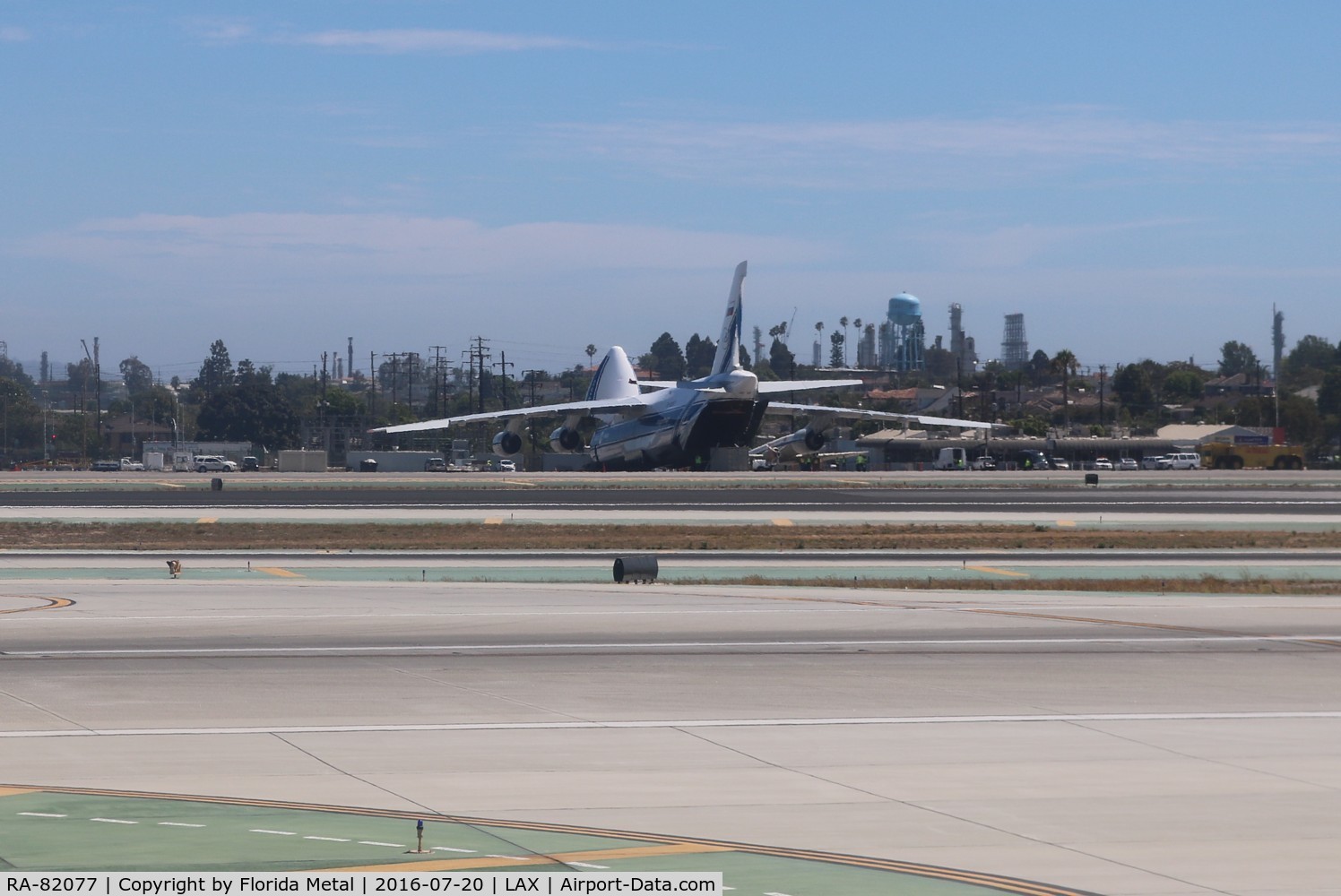 RA-82077, 1995 Antonov An-124-100 Ruslan C/N 9773054459151/0709, Volga Dnper