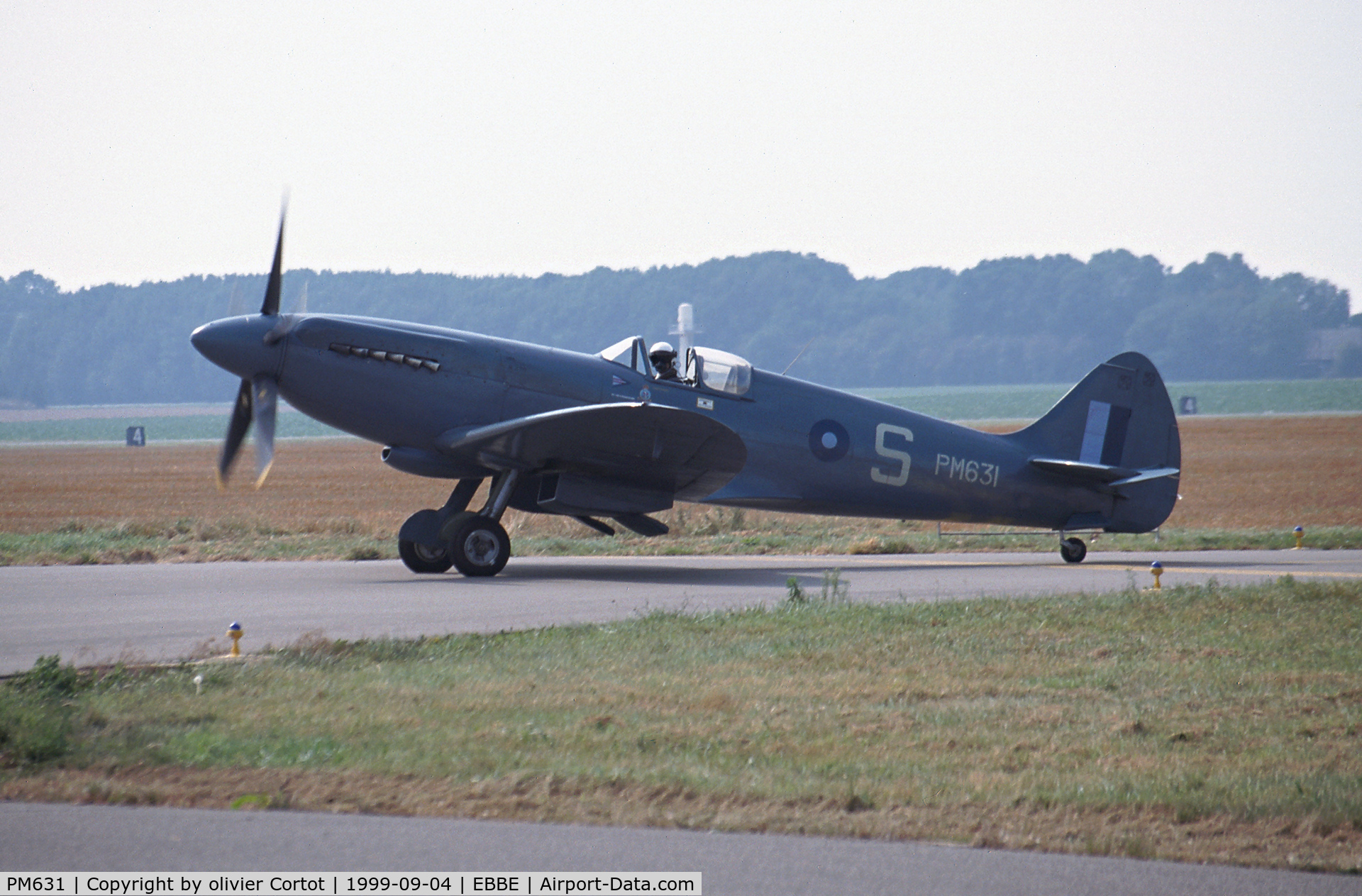 PM631, 1945 Supermarine 389 Spitfire PR.XIX C/N 6S/683528, Beauvechain airshow 1999