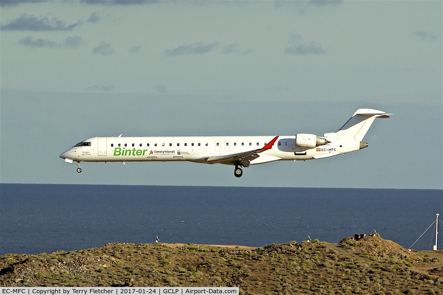 EC-MFC, 2006 Canadair CRJ-900ER (CL-600-2D24) C/N 15065, at Gran Canaria