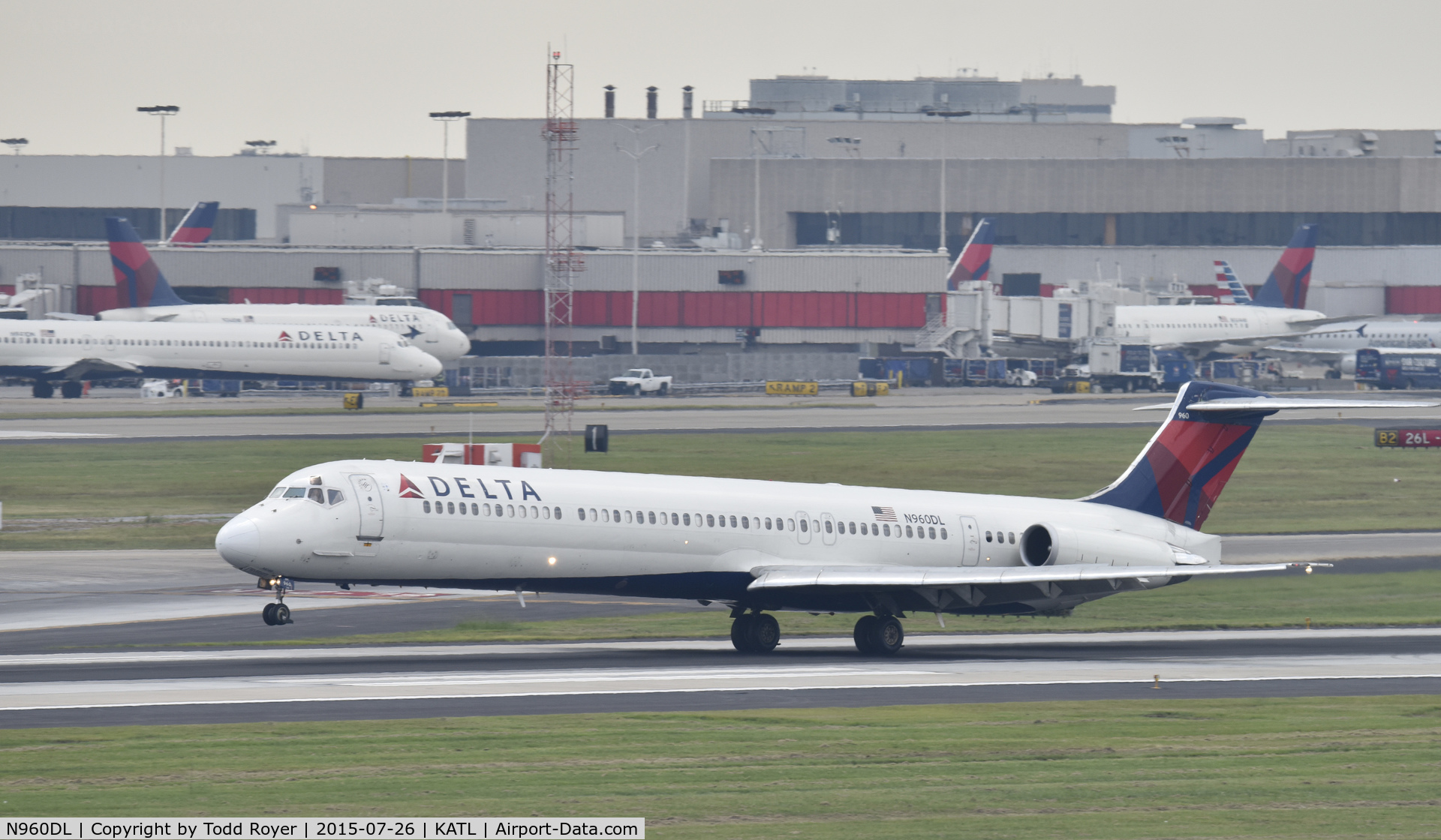 N960DL, 1990 McDonnell Douglas MD-88 C/N 49979, arriving at Atlanta