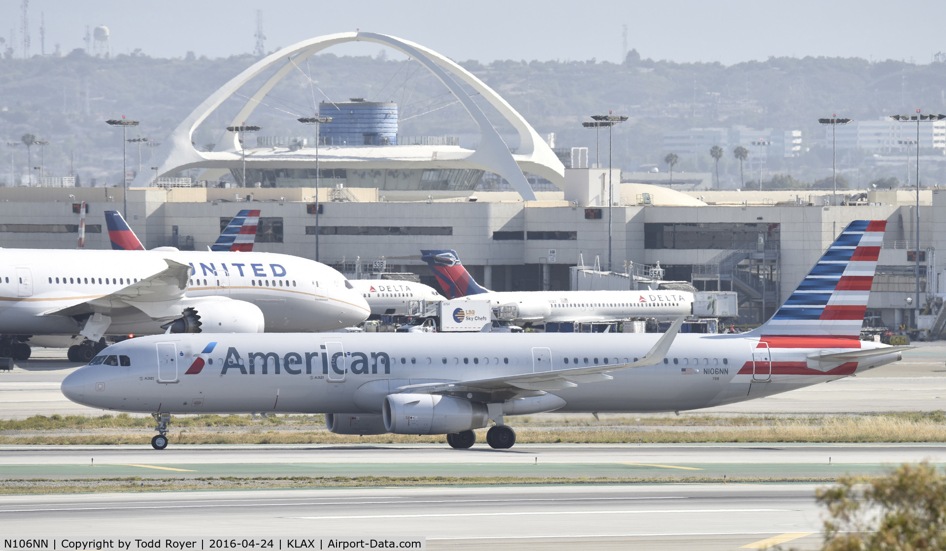 N106NN, 2013 Airbus A321-231 C/N 5932, Arriving at LAX on 25L