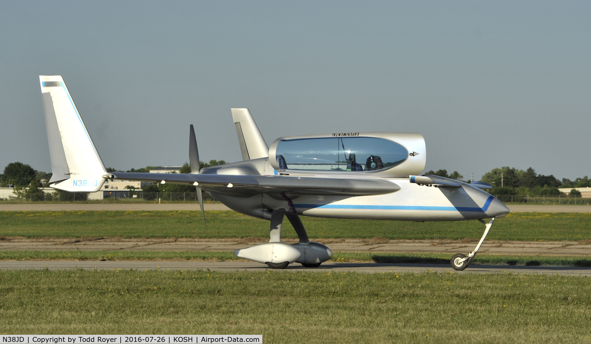 N38JD, 1990 Rutan Long-EZ C/N 1612, Airventure 2016