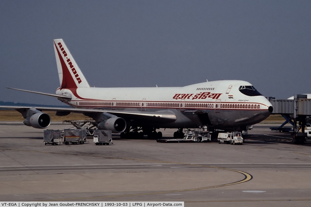 VT-EGA, 1979 Boeing 747-237B C/N 21993, Samudra Gupta at CDG T1 terinal (broken up 2006)