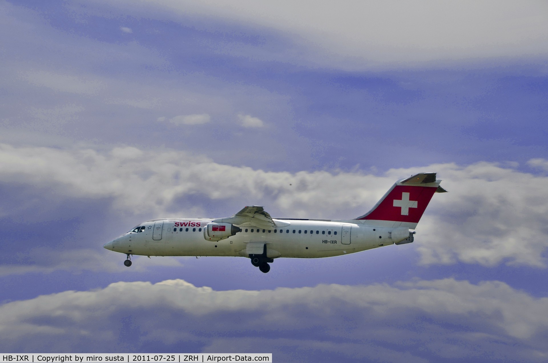 HB-IXR, 1996 British Aerospace Avro 146-RJ100 C/N E3281, Swiss International Airlines Avro RJ100 Airplane, Zurich-Kloten International Airport